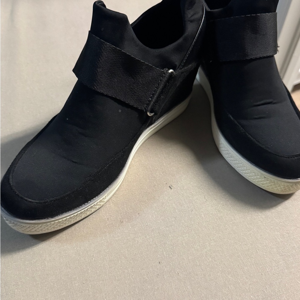 Black Slip-On Athletic Sneakers with Strap